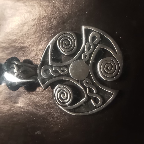 Pewter Celtic knot adjustable necklace long or collar necklace. - Picture 4 of 6